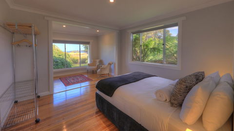 Castaway Cottage - Essentially Tas - Rent Accommodation 2