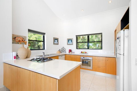 A Little Cove Treasure Noosa Heads - Rent Accommodation 4