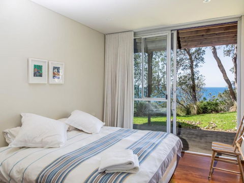 ARGYLL MOLLYMOOK Absolute Waterfront - Rent Accommodation 1