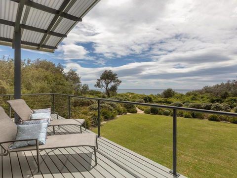 Aloha Direct Beach Access From Property - Rent Accommodation 6