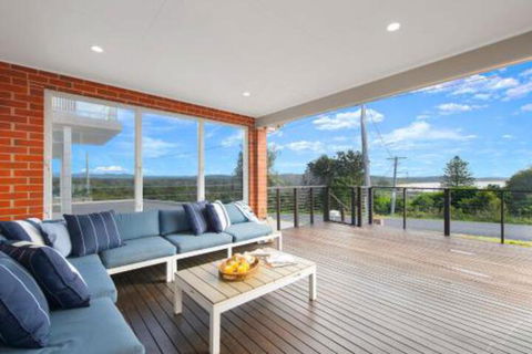 Casa Sorella Beachfront Family Home With Pool - Rent Accommodation 0