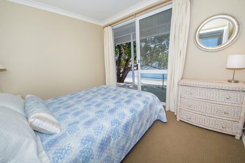 A Foreshore Salamander Bay - Rent Accommodation 6