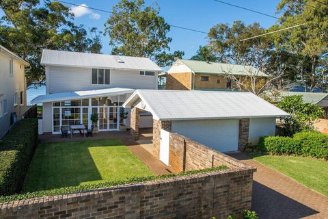 A Foreshore Salamander Bay - Rent Accommodation 2