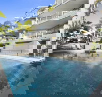 Endless Water Views in Noosaville Noosa Heads Unit 3 Noosa Moorings 303 Gympie Terrace - Rent Accommodation