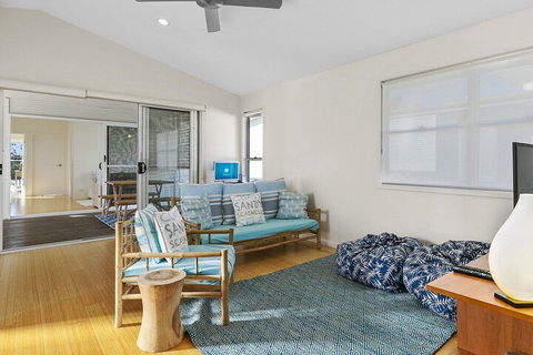 Stunning River House 51 Hilton Esplanade - Rent Accommodation 6