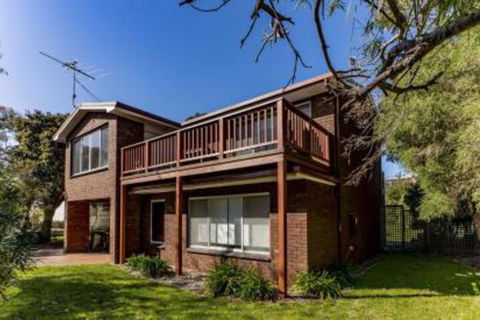 HIP NAUTIC 100 Metres To Beach - Rent Accommodation 4