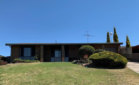 Beachside House - Rent Accommodation 4