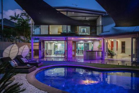 Absolute Lakefront Port Douglas - Rent Accommodation 6