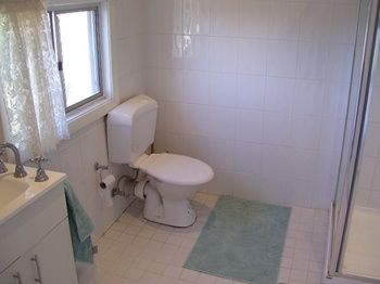 Aussie Bacon & Eggs Cottages - Rent Accommodation 5