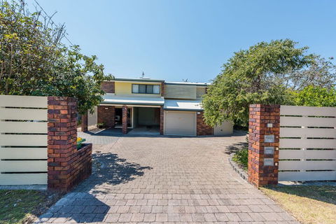A Beach Break - 1/90 Lorikeet Drive - Rent Accommodation 1