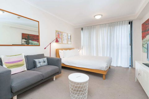 Amazing Studio With Pool In Central Sydney - Rent Accommodation 6