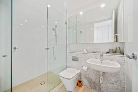 HomeHotel Luxurious Immaculate 3 Bed Apt - Rent Accommodation 3