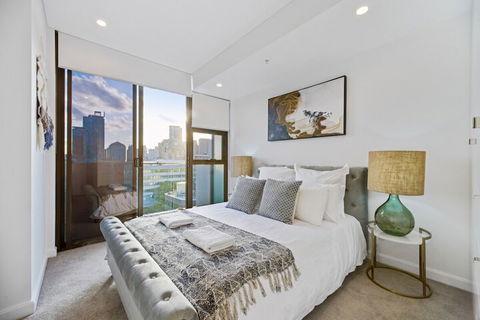 HomeHotel Luxurious Immaculate 3 Bed Apt - Rent Accommodation 6
