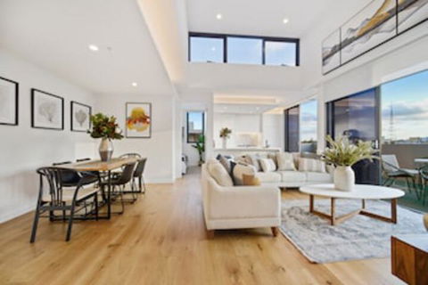 HomeHotel Luxurious Immaculate 3 Bed Apt - Rent Accommodation 0