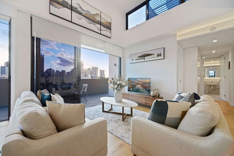 HomeHotel Luxurious Immaculate 3 Bed Apt - Rent Accommodation 2