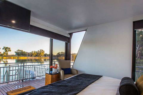 All Seasons Houseboats - Rent Accommodation 2