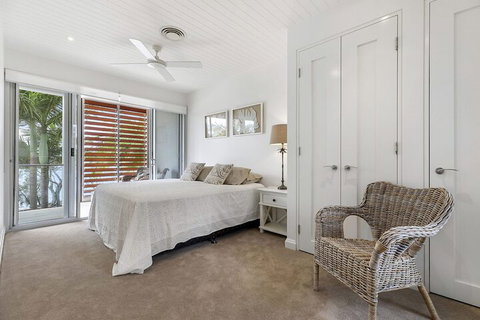 North Facing River Front Stunning Apartment Unit 2 9 Hilton Esplanade - Rent Accommodation 3