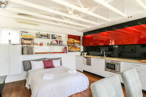 Architecturally Designed Studio 10 Minutes To CBD - Rent Accommodation 1