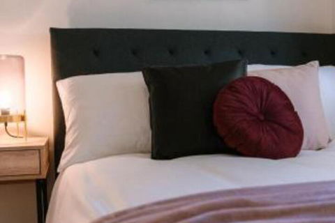 A Wave Away At Glenelg Cosy Unit Near The Beach - Rent Accommodation 3