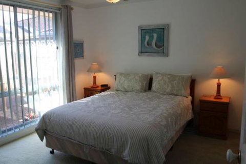 KENTIA - Rent Accommodation 3