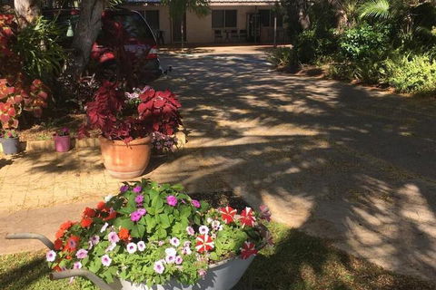 Hillview Motel - Rent Accommodation 5
