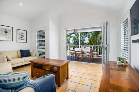 Live It Up On The River Noosaville - Rent Accommodation 3