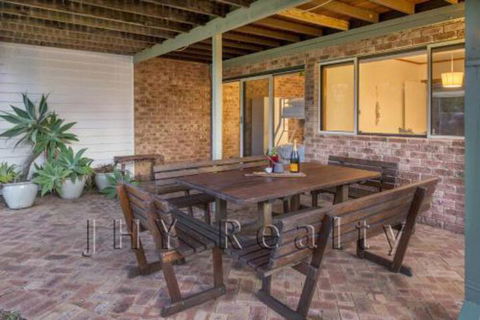 Coastal Cottage - Rent Accommodation 6