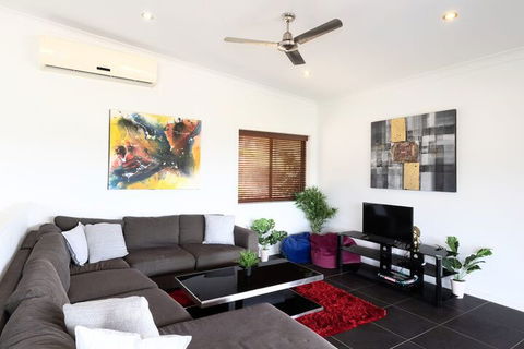 Casa Del Mar Airlie Beach - Rent Accommodation 7