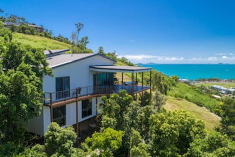 Casa Del Mar Airlie Beach - Rent Accommodation 0
