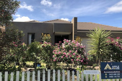 Apple House - Rent Accommodation 0