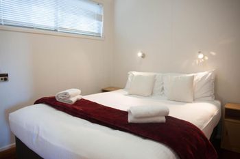 15 Korora Palms 1 Bedroom Bure - Rent Accommodation 1