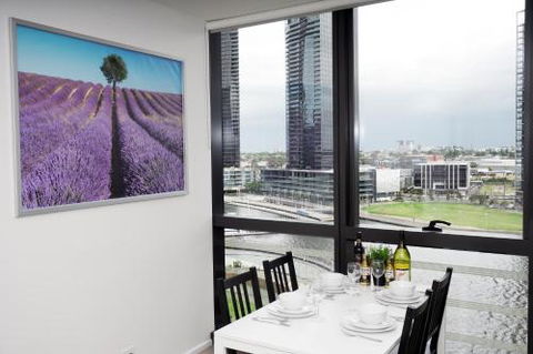 Auzzie Apartments Docklands Melbourne - Rent Accommodation 3
