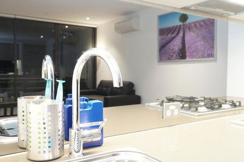 Auzzie Apartments Docklands Melbourne - Rent Accommodation 0
