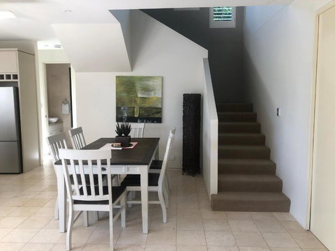 Sonoma Holiday House #8 - Rent Accommodation 2