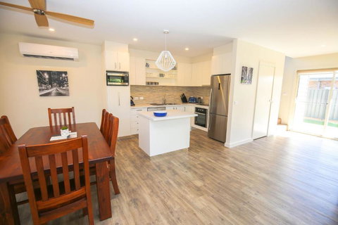 Amber Mist Villa One - Rent Accommodation 4