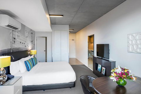 Apartments At 350 William - Rent Accommodation 1