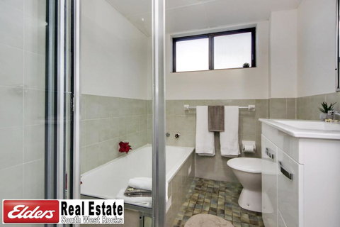 Aloha At South West Rocks - Rent Accommodation 5