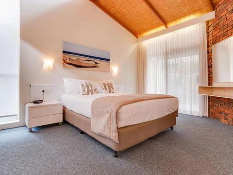 Sapphire Sea N Sand - Rent Accommodation 3