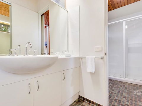 Sapphire Sea N Sand - Rent Accommodation 5