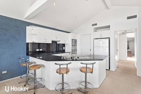 Absolute Waterfront At Anna Bay - Rent Accommodation 4