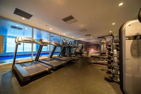 Above The Square On Hindmarsh Pool Gym Carpark - Rent Accommodation 6