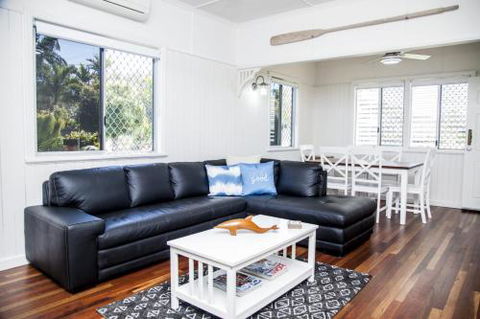 Urangan Harbour Cottage - Rent Accommodation 0