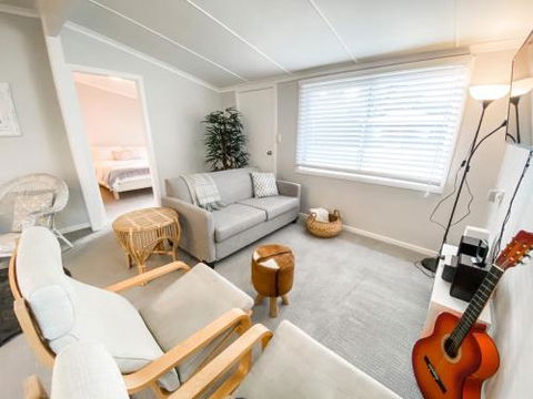 Frangipani Cottage - Rent Accommodation 0