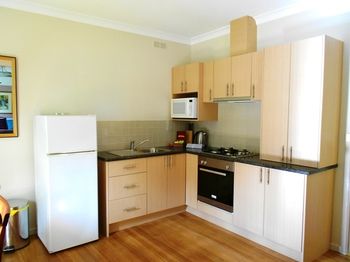 Acacia House Retreat Daylesford - Rent Accommodation 6