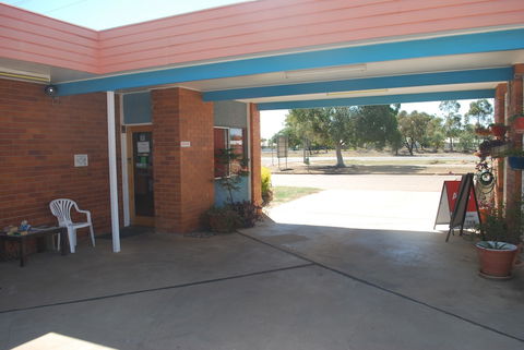 Abajaz Motor Inn - Rent Accommodation 1