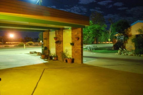 Abajaz Motor Inn - Rent Accommodation 4