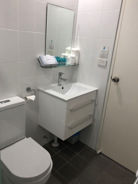 Huskisson Beach Motel - Rent Accommodation 0