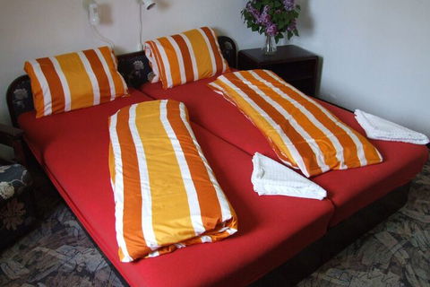 Blackboy Tree Motel - Rent Accommodation 5
