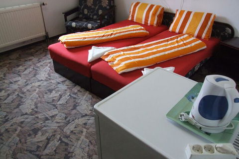 Blackboy Tree Motel - Rent Accommodation 3