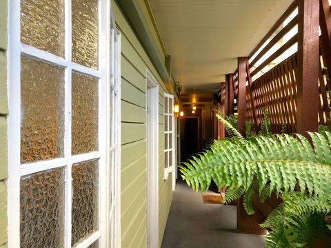 Five 3 Five - The Beachside Barracks - Rent Accommodation 3